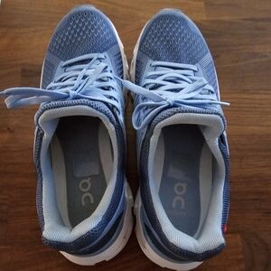 On Cloud Swift 3 running sneakers